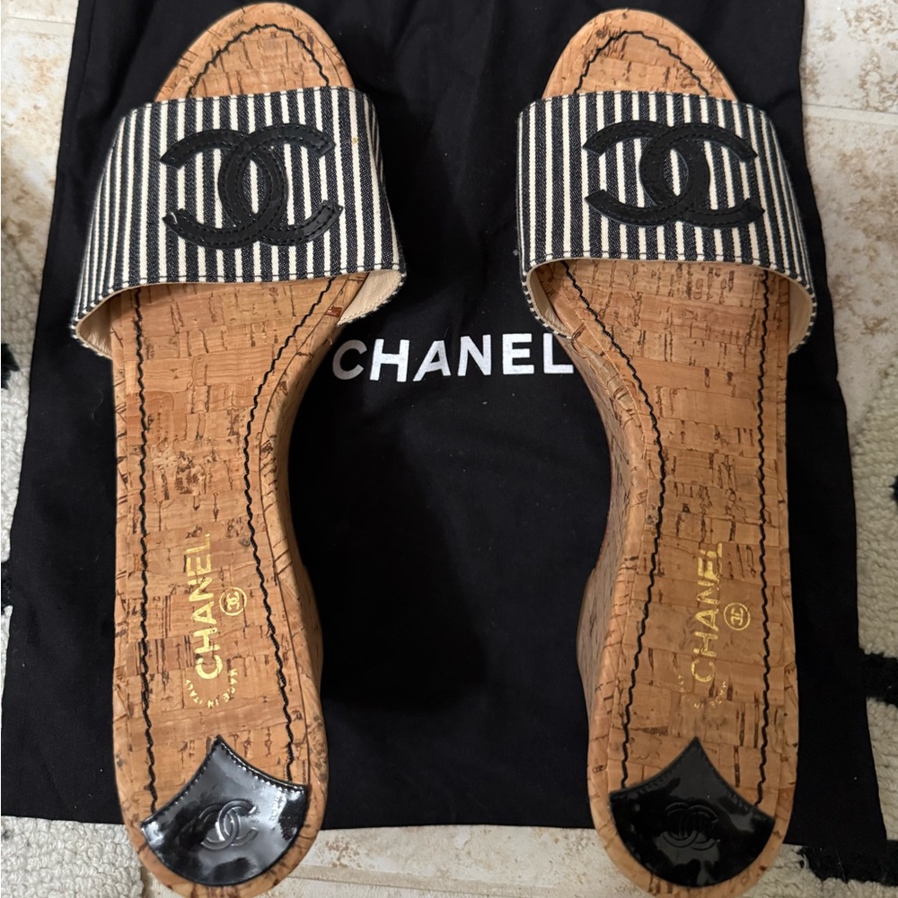 CHANEL Black & White Striped Cork Slide Sandals w/CC Cruise espadrille size EU41 - Picture 1 of 5